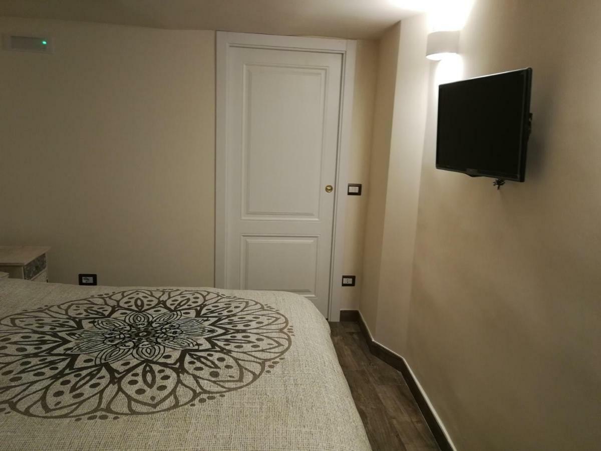Appartamento Casa di Giò - Duomo Napoli Esterno foto